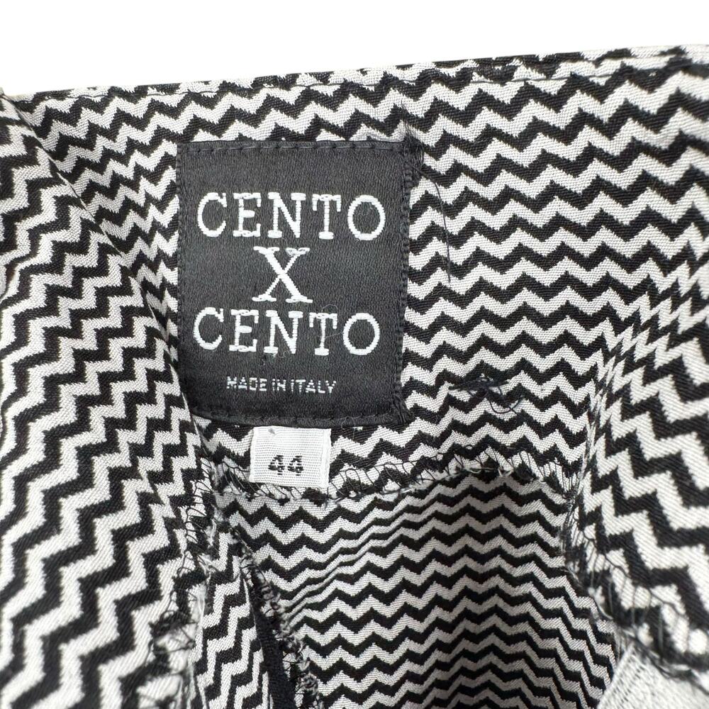 Cento X Cento Black & White Pleated Invisible Zip Chevron Print Mini Skirt - Picture 4 of 5